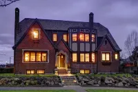 Suite I: Private Studio in our classic home near Woodland Park Zoo 프리몬트 호텔