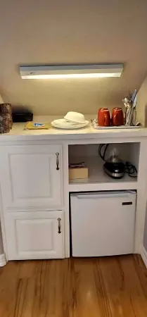 Guest suit near down town-Free Parking Отели в г. Запад Хейвен-Сильван