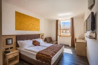 Hotel Portici - Romantik & Wellness Hotels in Molina di Ledro
