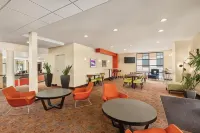 Staypineapple, University Inn, University District Seattle