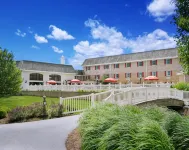 Bird-in-Hand Family Inn - parking