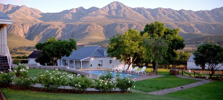 Swartberg Country Manor โรงแรมในอูดต์ชูร์น
