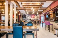 Samesun Montreal Hotel & Hostel