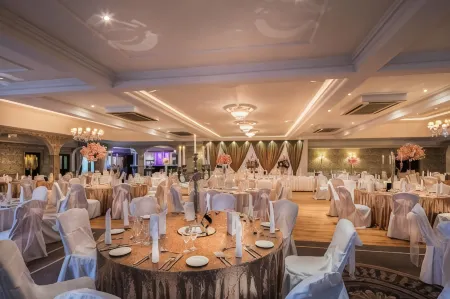 Devon Inn Hotel Отели в г. Boola