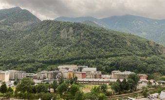 Somriu Hotel City M28