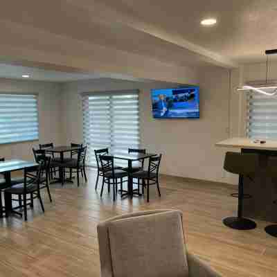 Quality Inn Dining/Meeting Rooms