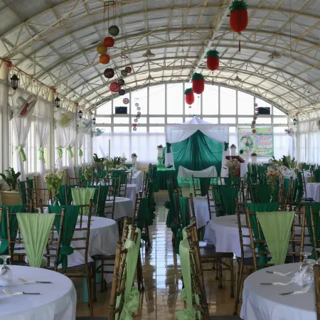 Island Tropic Hotel and Restaurant