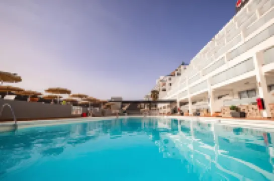 เซอร์วาเทอร์ คัสติโย เด ซอล