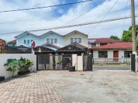 New Era Family Homestay Binjai Mitra RedDoorz Hotels in Binjai
