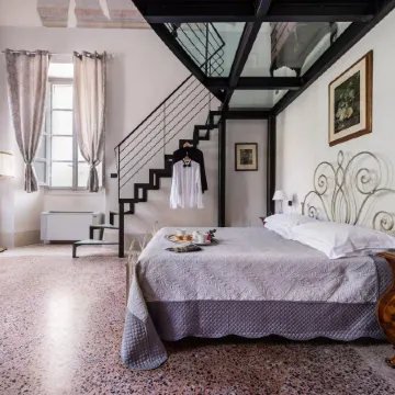 Tenuta Guinigi Antico Borgo di Matraia - Exclusive Holidays Apartments & Pool