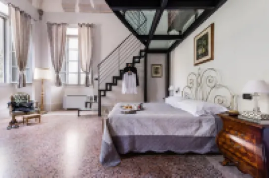 Tenuta Guinigi Antico Borgo di Matraia - Exclusive Holidays Apartments & Pool