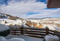 BEAUTIFUL VIEWS! Your Mountain Chic Oasis awaits - perfect location Hotel a Summit Park