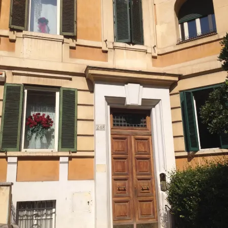 Suites Trastevere Отели рядом с достопримечательностью «Холм Джаниколо»