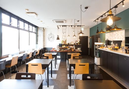 호텔 에어리어원 노베오카 건물 외관