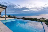 The Ocean s Edge   Luxury Entertainer with Views - Family