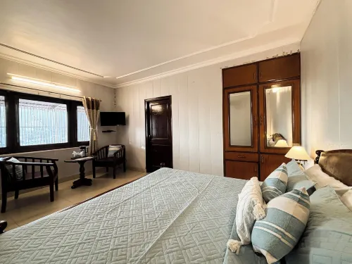 Hotel Sunny Cot - Free Mall Shuttle and Parking - 2-Star