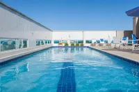 Ramada by Wyndham Macae Hotel & Suites - 3-Star