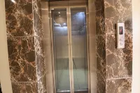 Perfect Stayz Dwarkesh - Near Railway Station