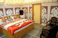 Oasis Camp Sam Hotels near Privilon Resort and Desert Camp