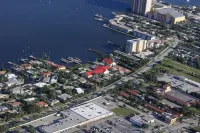 ترافيل إن أوف ريفييرا بيتش