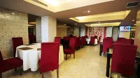 Travellers Hotel Phinisi