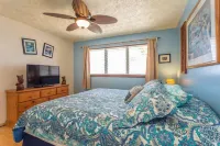 Direct Oceanfront 2BR/2BA Townhouse with Pool and Pickleball & Tennis Courts Hotels near White Sands Beach(La'aloa Bay)