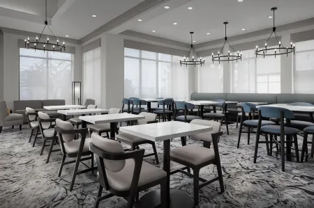 Hilton Garden Inn Denver/Highlands Ranch Отели рядом с достопримечательностью «Парк штата Чатфилд»