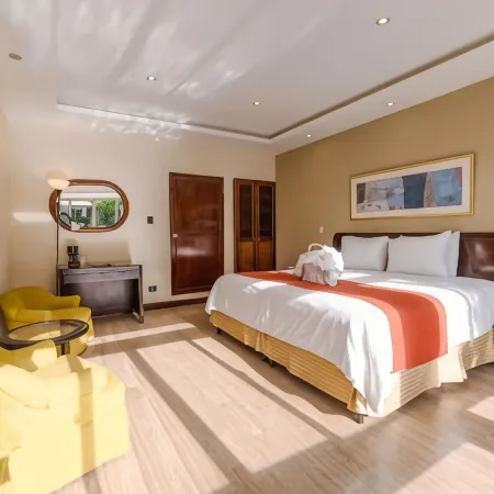 Hotel San Carlos Отели рядом с достопримечательностью «Рельефная карта Гватемалы»