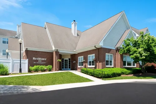 Residence Inn Hartford Manchester فنادق في مانشستر