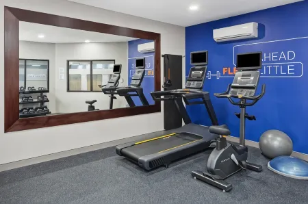 Holiday Inn Express Fremont Отели рядом с достопримечательностью «Парк штата Покагон»