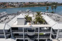 Pier 21 Riverside Apartment Hotel - Scenic