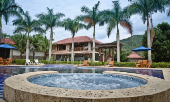 Hotel Boutique Villas de San Sebastián - Housity