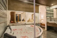 Elixir Hills Suites Resort and Spa - Romantic