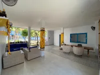 Kura Kura Divers Lodge Отели рядом с достопримечательностью «Пляж Амед»