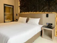 Tonnam Pool Villa Hotels in Nong Prue