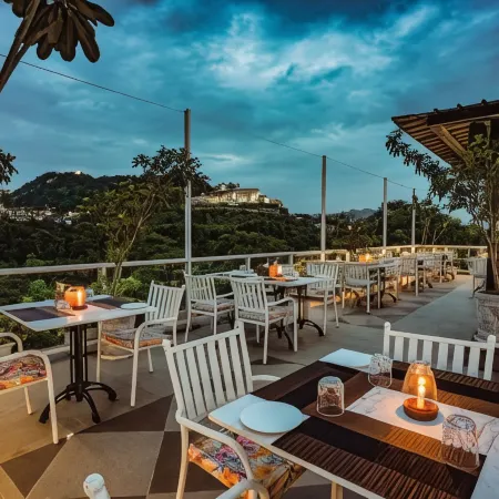 Tripli Hotels Shambhu Villas