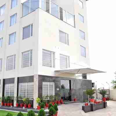 Hotel the Royal Bharti Hotel Exterior