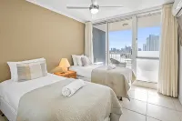 Moorings on Cavill Surfers Paradise