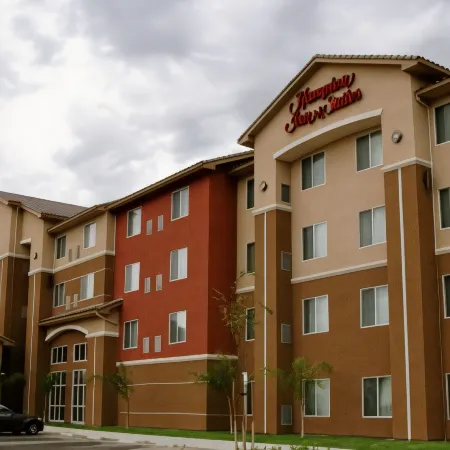 Hampton Inn & Suites Bakersfield North-Airport Отели рядом с Аэропорт Медоус Филд