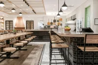 Best Western Plus Baker Street Inn  Convention Centre