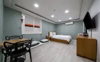 Gangneung J Block Motel