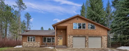 CJ's Lakeview Cabin HotTub Spotless! GameRoom Parking Stocked Kitchen Отели в г. Мак-Кол