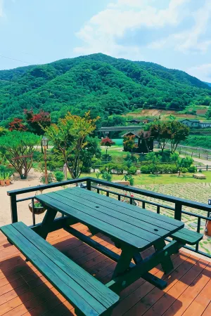 Mungyeong Nadeulgil Pension Отели рядом с достопримечательностью «Ssangyong Valley»