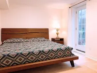 Two Bedroom Spacious Basement Unit Hotel in zona Toronto Botanical Garden