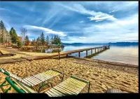 Lake Tahoe Beach Getaway- steps from the Lake! Cozy studio at Franciscan Lodge. Hoteles en Tahoe Vista