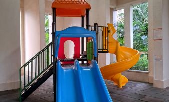 Light Luxury Homestay (Jinhai'an Avenue No. 2)