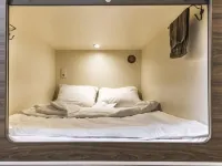 Interqube Tretiyakovskaya Capsule Hotel Các khách sạn gần Ga Polyanka
