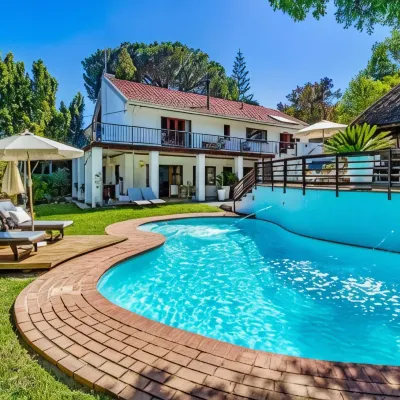 Villa Helderberg Hotels near Helderberg Centre
