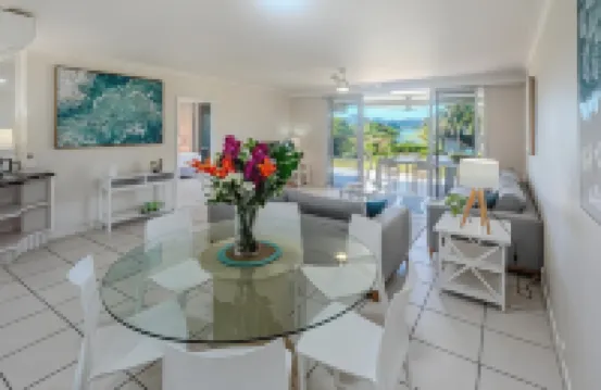 Lagoon Beachfront Lodge 005 on Hamilton Island by HamoRent