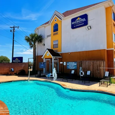 Microtel Inn & Suites by Wyndham New Braunfels